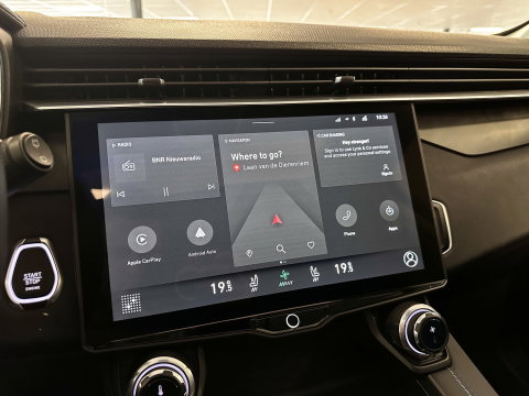 Lynk & Co 01 1.5 | Black Pakket Optioneel | Panoramadak | Zwarte hemel | Adaptive Cruise Control | Keyless | Elektrische Bestuurdersstoel + Geheugen | Parkeersensoren | Apple Carplay |