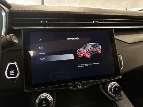 Lynk & Co 01 1.5 | Black Pakket Optioneel | Panoramadak | Zwarte hemel | Adaptive Cruise Control | Keyless | Elektrische Bestuurdersstoel + Geheugen | Parkeersensoren | Apple Carplay |