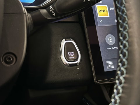 Lynk & Co 01 1.5 | Black Pakket Optioneel | Panoramadak | Zwarte hemel | Adaptive Cruise Control | Keyless | Elektrische Bestuurdersstoel + Geheugen | Parkeersensoren | Apple Carplay |