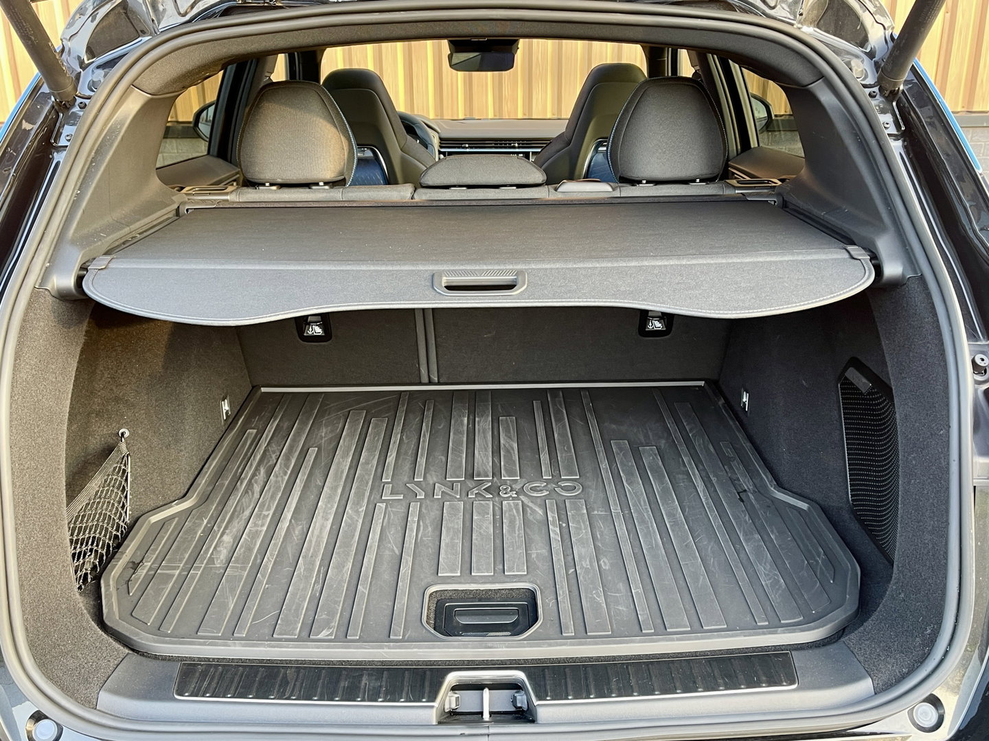 Lynk & Co 01 1.5 | Black Pakket Optioneel | Panoramadak | Zwarte hemel | Adaptive Cruise Control | Keyless | Elektrische Bestuurdersstoel + Geheugen | Parkeersensoren | Apple Carplay |