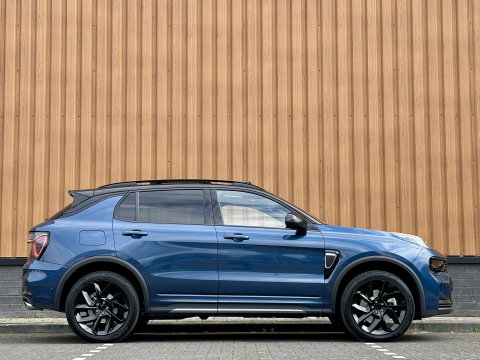 Lynk & Co 01 1.5 | Black Pakket Optioneel | Panoramadak | Zwarte hemel | Adaptive Cruise Control | Keyless | Elektrische Bestuurdersstoel + Geheugen | Parkeersensoren | Apple Carplay |