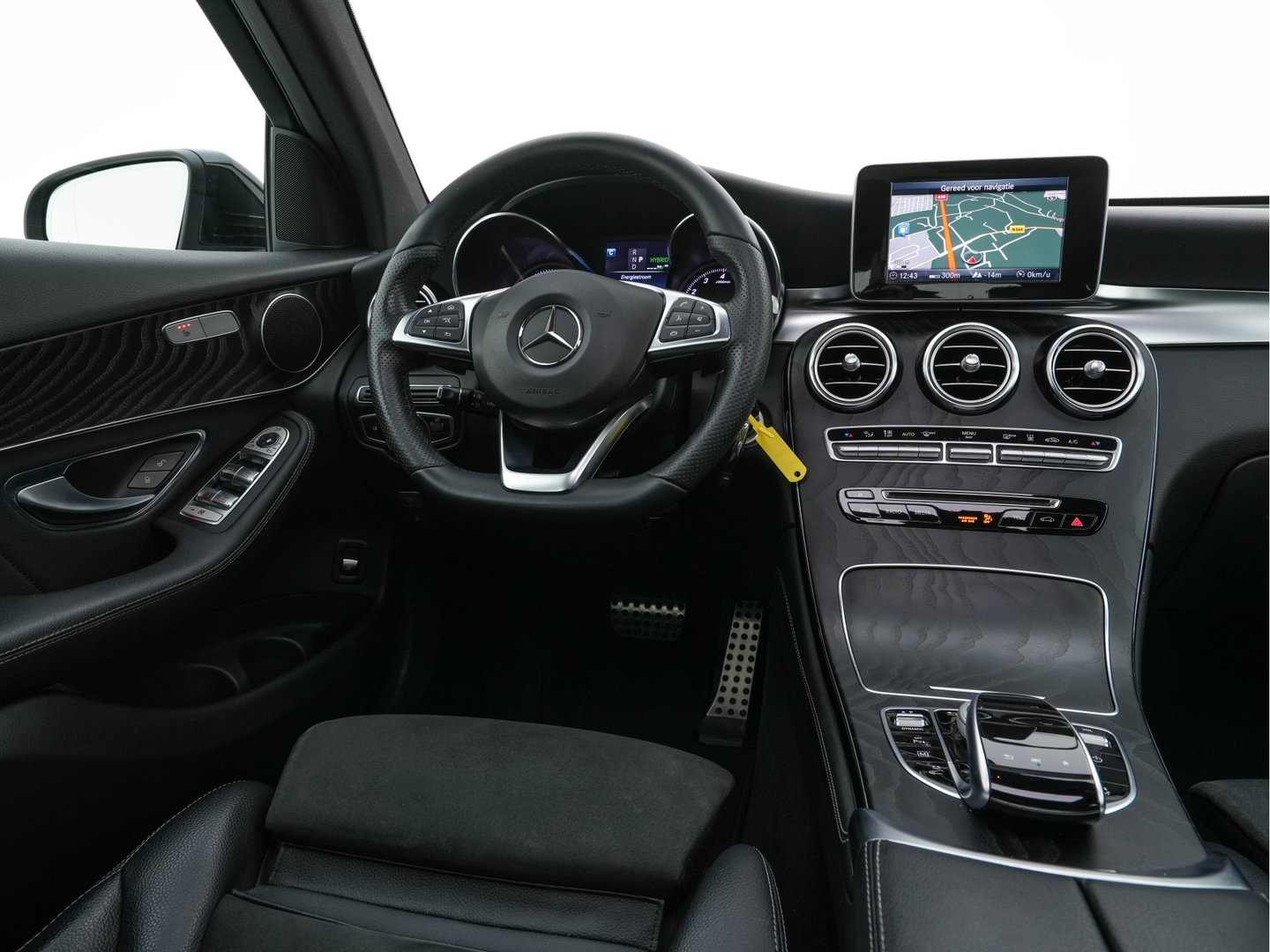 Mercedes-Benz GLC 350e 4MATIC Ambition (Plug-In) Aut. *PANO | LEATHER-MICROFIBRE | FULL-LED | NAVI-FULLMAP | CAMERA | BLINDSPOT | HEATED-SPORTSEATS | SHIFTPADDLES | ECC | PDC | CRUISE | 19''ALU*