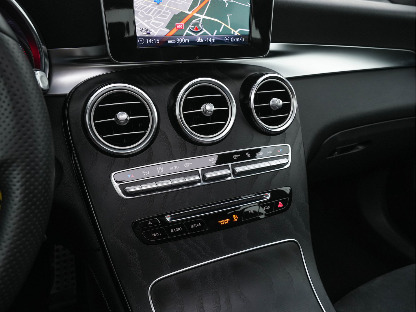 Mercedes-Benz GLC 350e 4MATIC Ambition (Plug-In) Aut. *PANO | LEATHER-MICROFIBRE | FULL-LED | NAVI-FULLMAP | CAMERA | BLINDSPOT | HEATED-SPORTSEATS | SHIFTPADDLES | ECC | PDC | CRUISE | 19''ALU*
