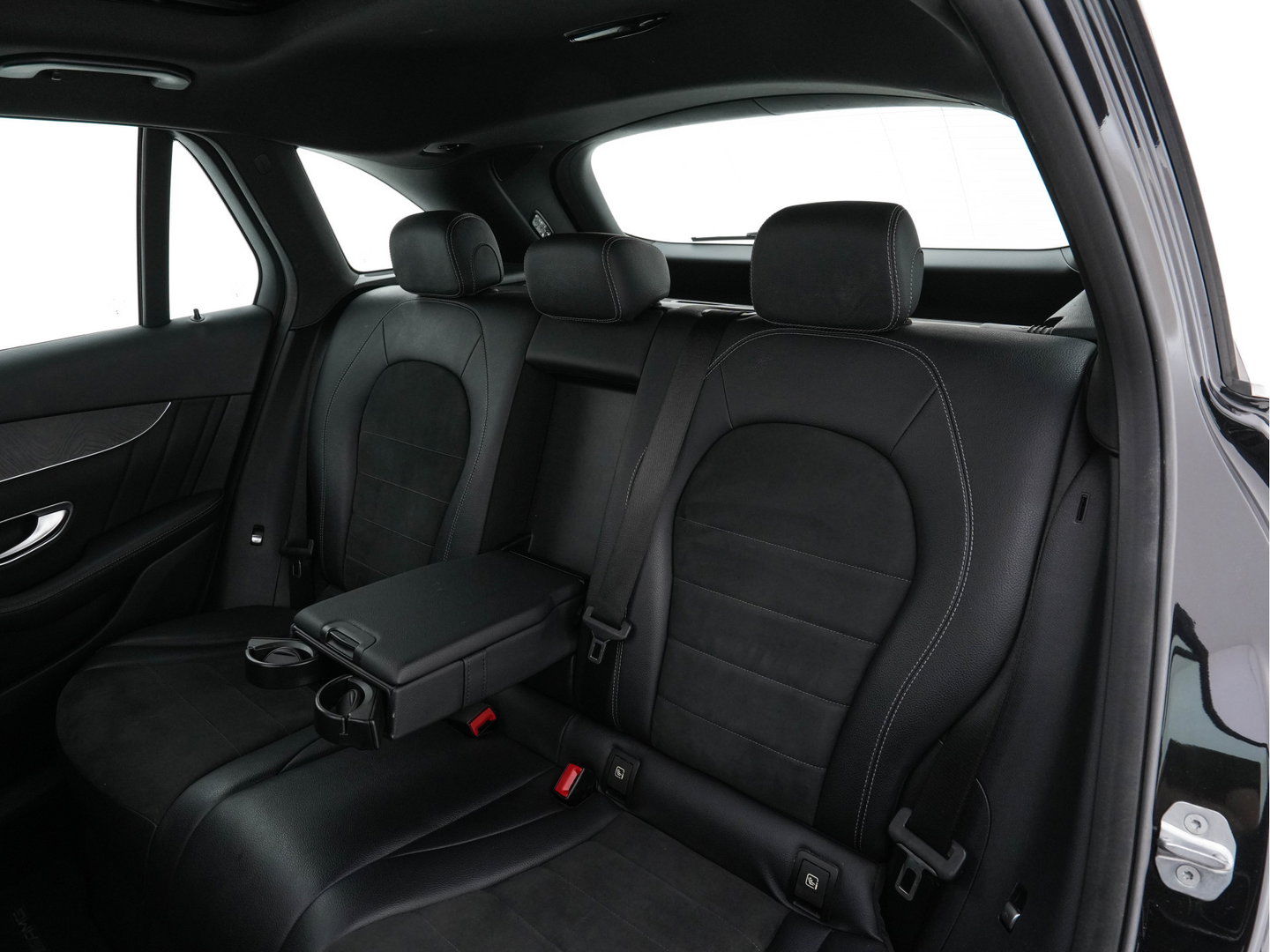 Mercedes-Benz GLC 350e 4MATIC Ambition (Plug-In) Aut. *PANO | LEATHER-MICROFIBRE | FULL-LED | NAVI-FULLMAP | CAMERA | BLINDSPOT | HEATED-SPORTSEATS | SHIFTPADDLES | ECC | PDC | CRUISE | 19''ALU*