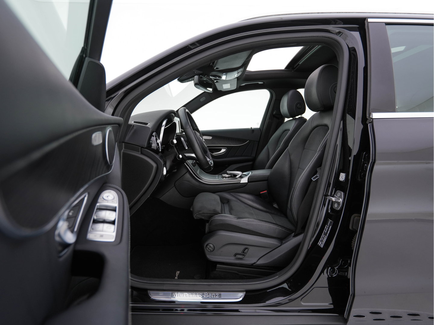 Mercedes-Benz GLC 350e 4MATIC Ambition (Plug-In) Aut. *PANO | LEATHER-MICROFIBRE | FULL-LED | NAVI-FULLMAP | CAMERA | BLINDSPOT | HEATED-SPORTSEATS | SHIFTPADDLES | ECC | PDC | CRUISE | 19''ALU*