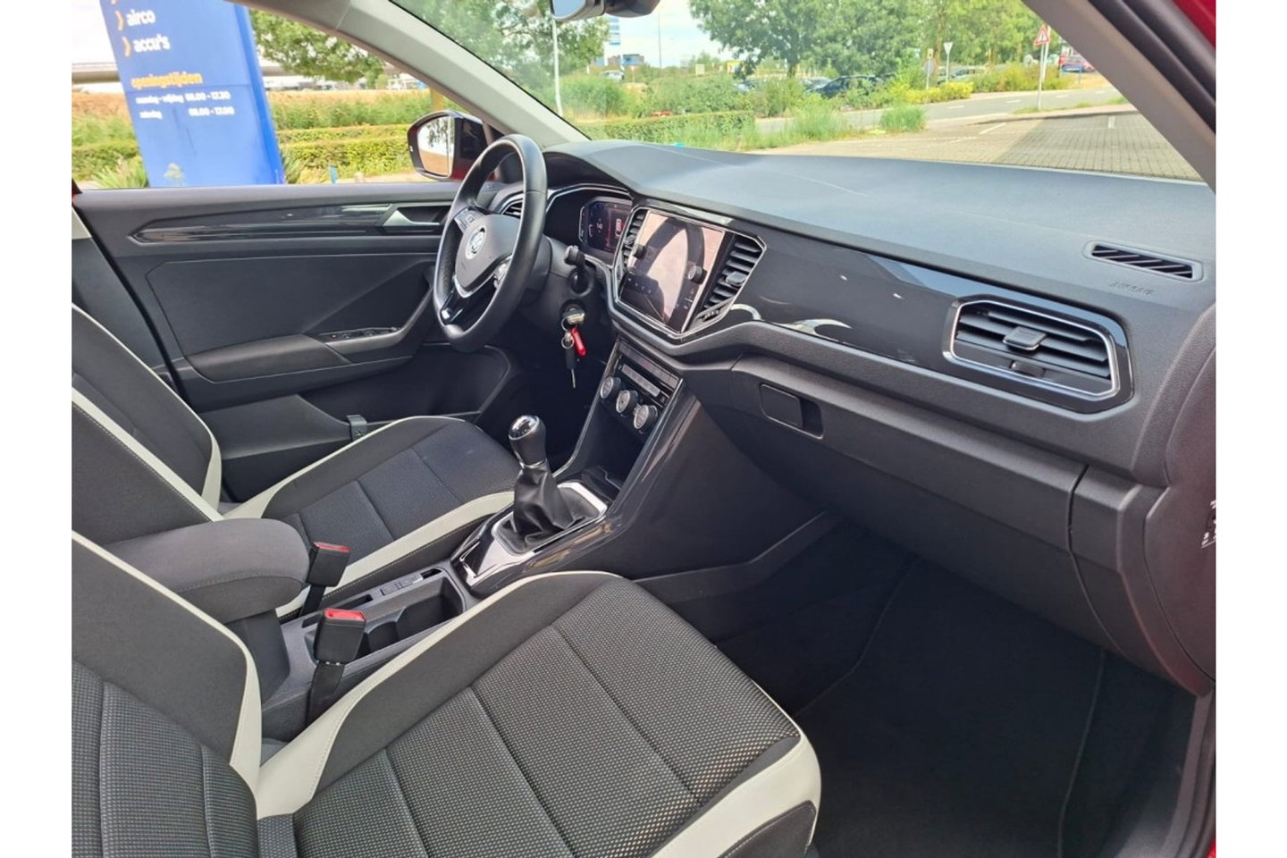 Volkswagen T-Roc 1.5 TSI 150PK SPORT EDITION NAVI LMV PDC VIRTUAL WINTERPACK