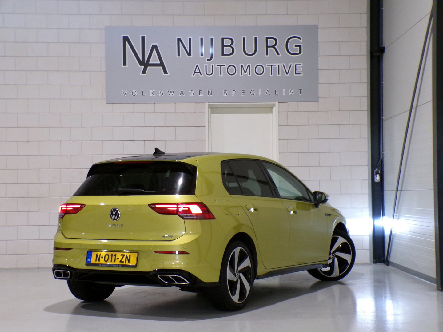 Volkswagen Golf 1.5 TSI 150PK Highline Business R "Automaat" R-Line Carplay Adaptive-cruise Blind-spot Keyless Pakeersensoren
