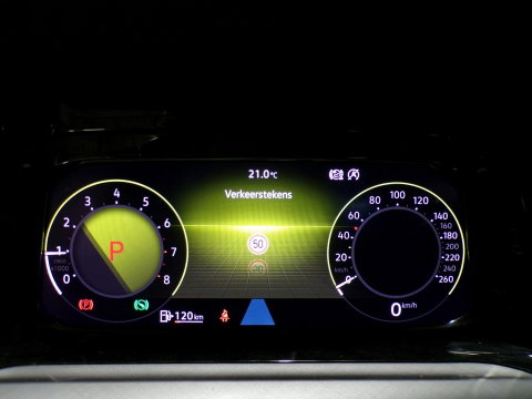 Volkswagen Golf 1.5 TSI 150PK Highline Business R "Automaat" R-Line Carplay Adaptive-cruise Blind-spot Keyless Pakeersensoren