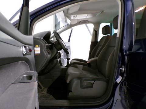Volkswagen Touran 1.6 Athene 7P. "7 Persoons" Nieuwe-APK ! Airco Climatronic Cruise-control ! Technisch goede auto !