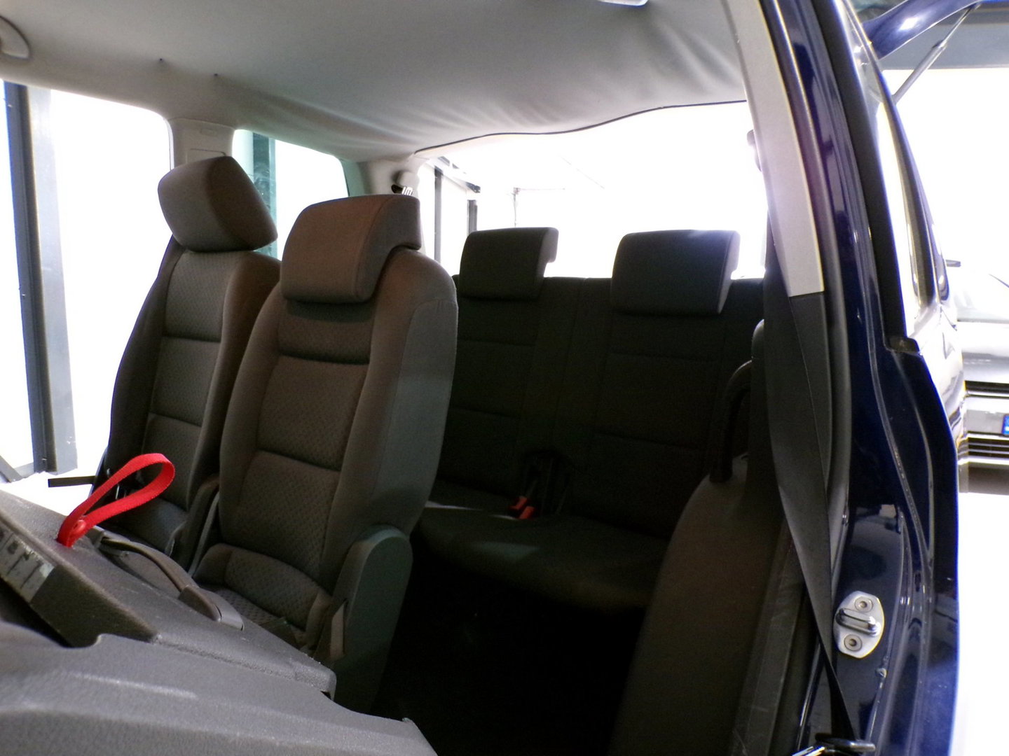 Volkswagen Touran 1.6 Athene 7P. "7 Persoons" Nieuwe-APK ! Airco Climatronic Cruise-control ! Technisch goede auto !