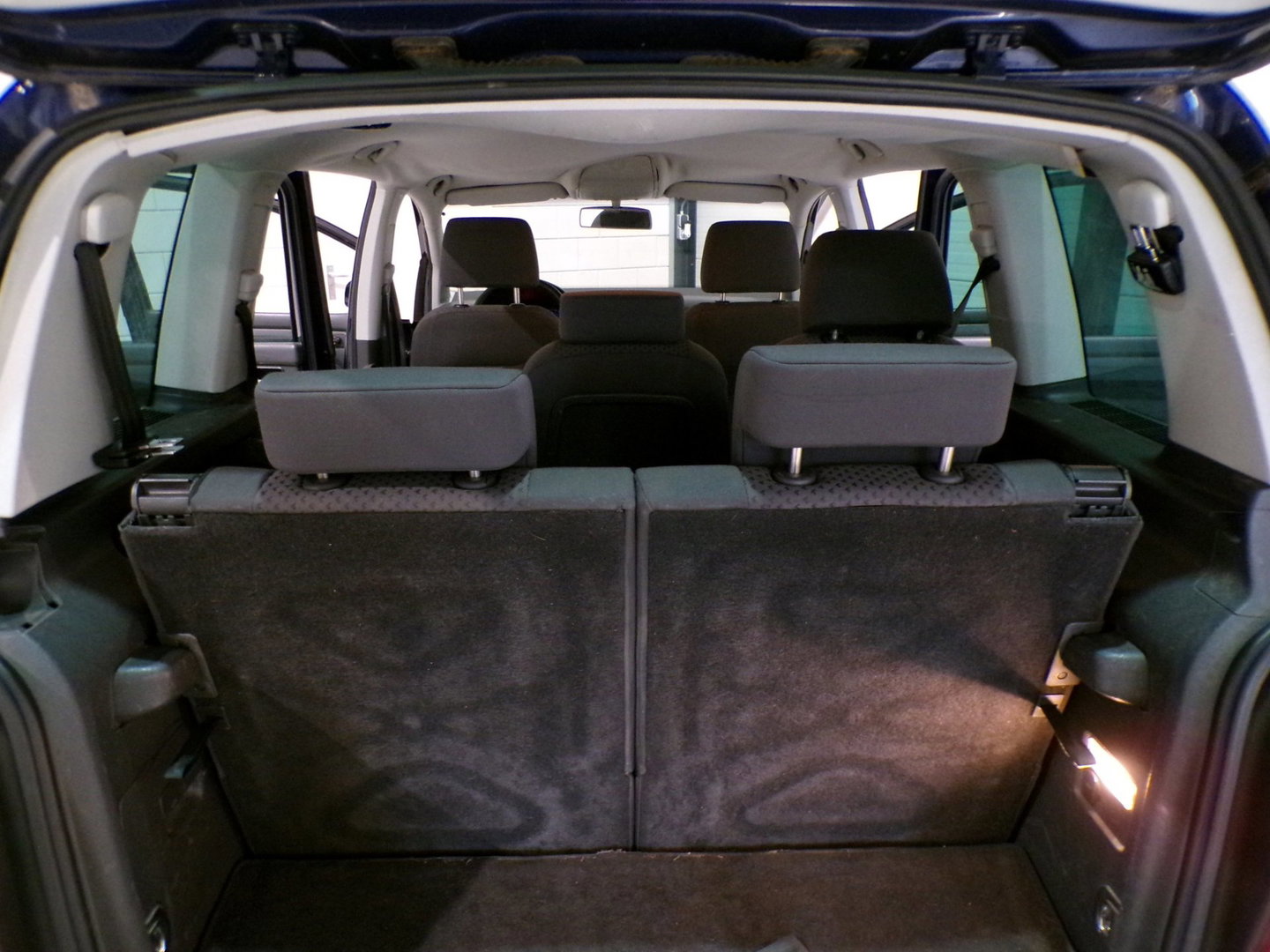 Volkswagen Touran 1.6 Athene 7P. "7 Persoons" Nieuwe-APK ! Airco Climatronic Cruise-control ! Technisch goede auto !
