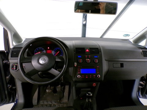 Volkswagen Touran 1.6 Athene 7P. "7 Persoons" Nieuwe-APK ! Airco Climatronic Cruise-control ! Technisch goede auto !