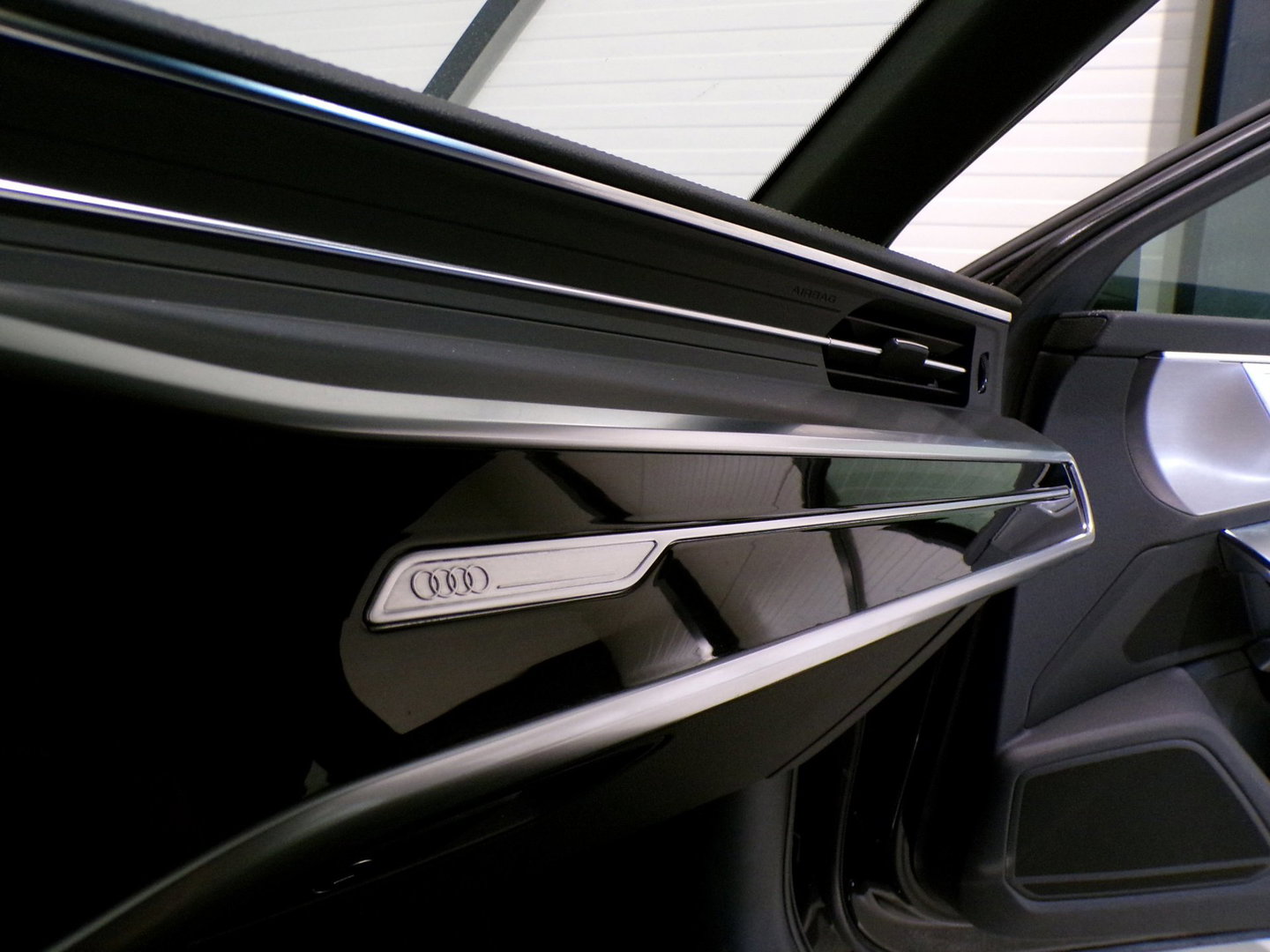 Audi A6 Avant 45 TFSI Sport S line Edition "Origineel NL!" Automaat! 2x S-Line Pano Apple-Carplay Virtual Stoelverwarming 21"Velg