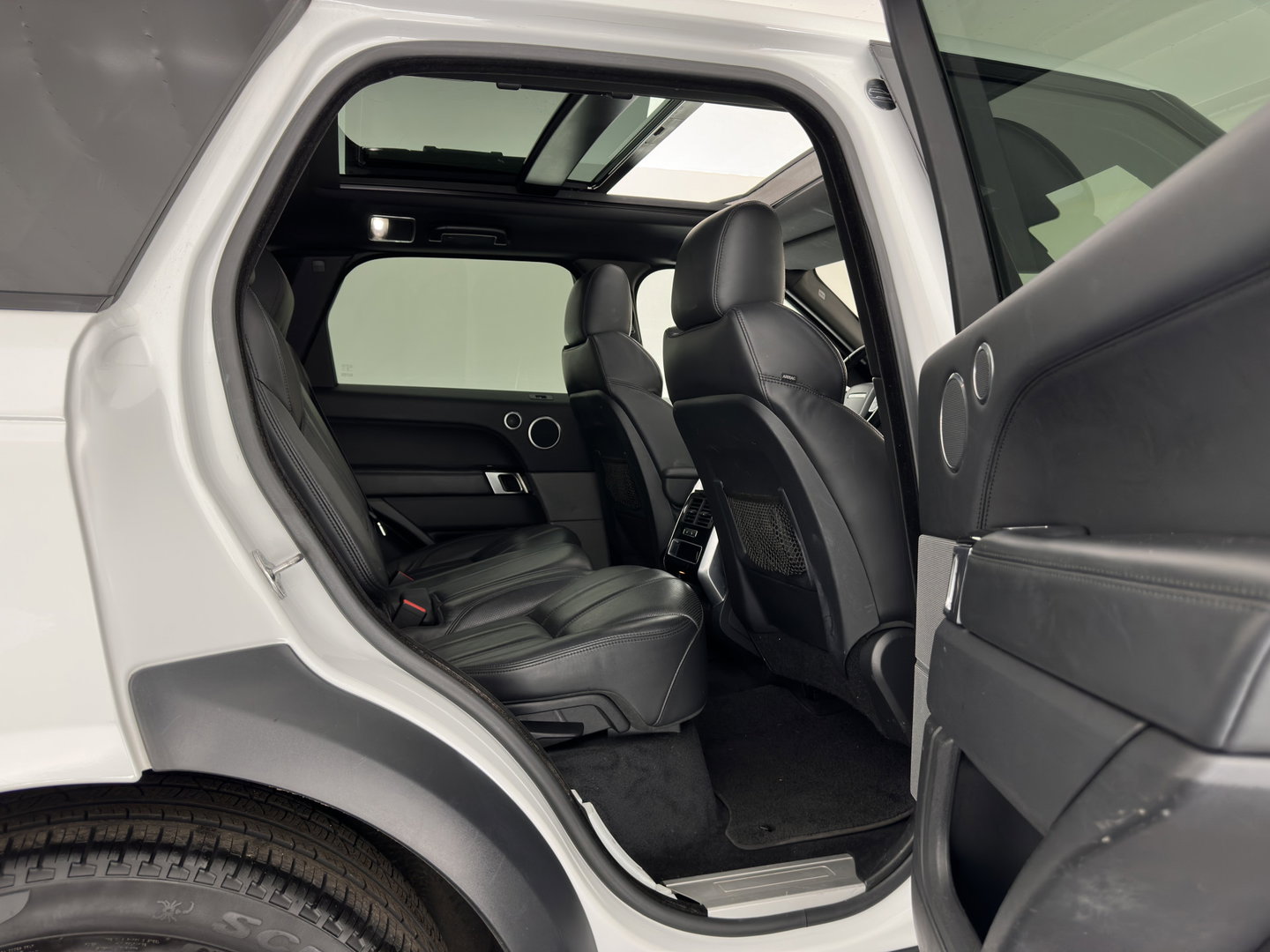 Land Rover Range Rover Sport 3.0 SDV6 Autobiography Dynamic Aut. *PANO | LEATHER | XENON | DIGI-COCKPIT | HEATED-COMFORTSEATS | CAMERA | NAVI-FULLMAP | PRIVACY-GLASS | AIRSUSPENSION | HEAD-UP | ECC | SHIFTPADDLES | PDC | CRUISE | 21''ALU*