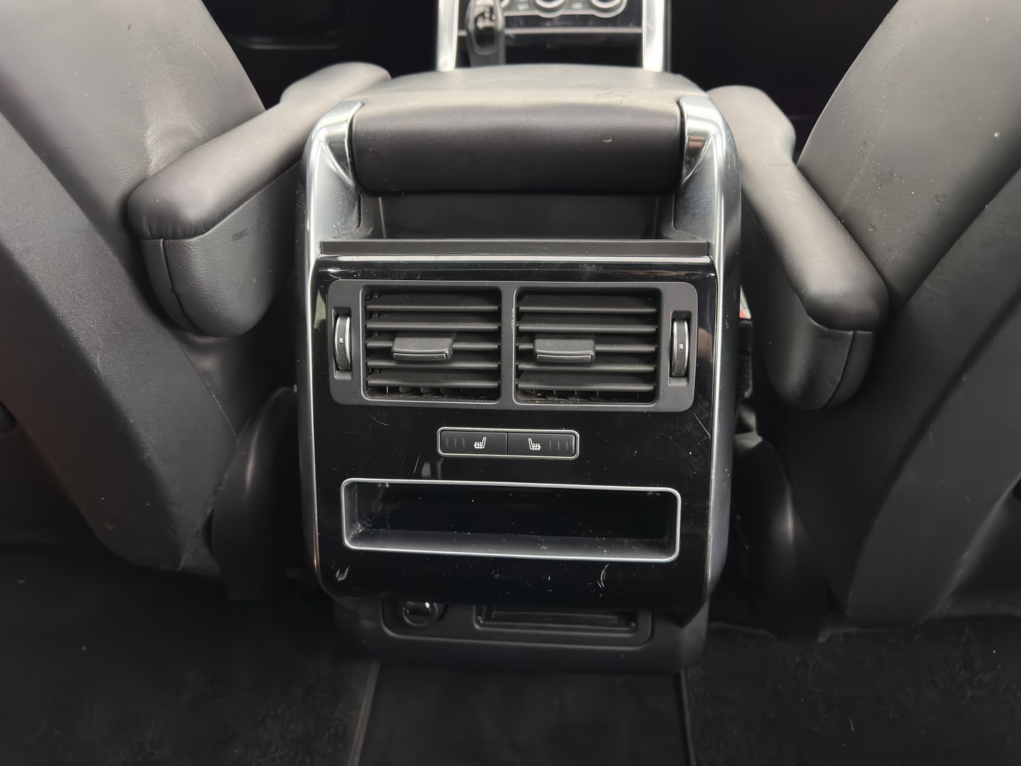 Land Rover Range Rover Sport 3.0 SDV6 Autobiography Dynamic Aut. *PANO | LEATHER | XENON | DIGI-COCKPIT | HEATED-COMFORTSEATS | CAMERA | NAVI-FULLMAP | PRIVACY-GLASS | AIRSUSPENSION | HEAD-UP | ECC | SHIFTPADDLES | PDC | CRUISE | 21''ALU*