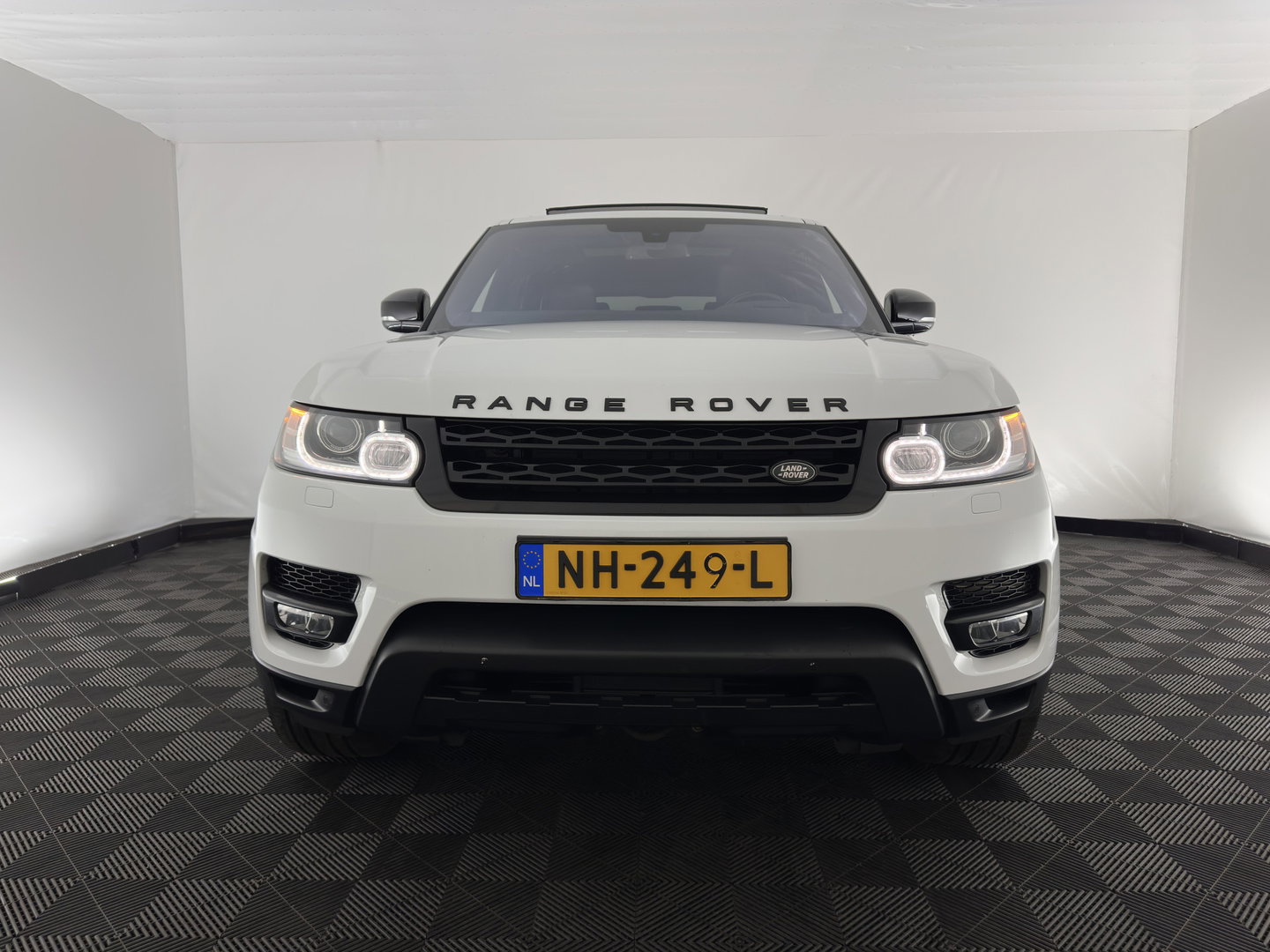 Land Rover Range Rover Sport 3.0 SDV6 Autobiography Dynamic Aut. *PANO | LEATHER | XENON | DIGI-COCKPIT | HEATED-COMFORTSEATS | CAMERA | NAVI-FULLMAP | PRIVACY-GLASS | AIRSUSPENSION | HEAD-UP | ECC | SHIFTPADDLES | PDC | CRUISE | 21''ALU*