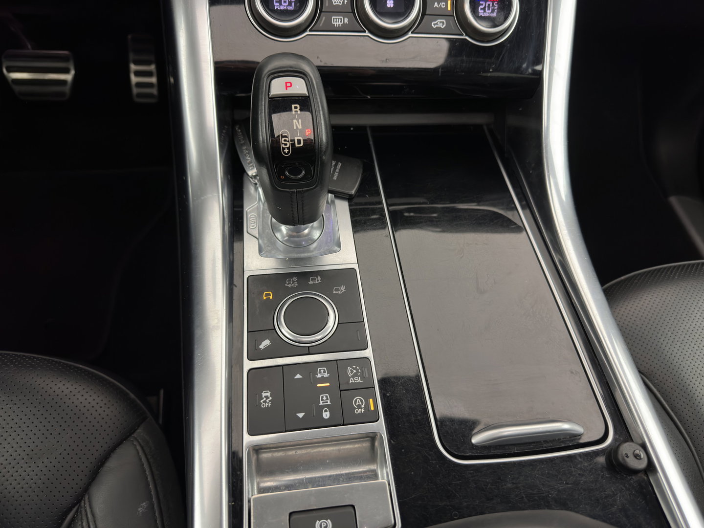 Land Rover Range Rover Sport 3.0 SDV6 Autobiography Dynamic Aut. *PANO | LEATHER | XENON | DIGI-COCKPIT | HEATED-COMFORTSEATS | CAMERA | NAVI-FULLMAP | PRIVACY-GLASS | AIRSUSPENSION | HEAD-UP | ECC | SHIFTPADDLES | PDC | CRUISE | 21''ALU*
