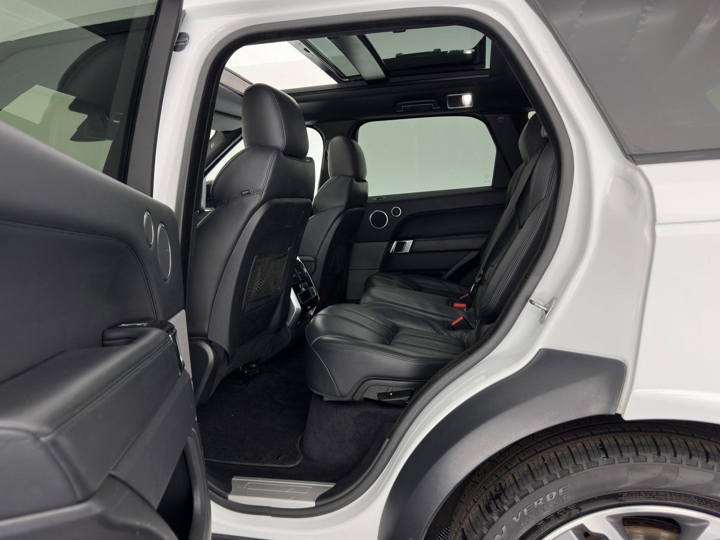 Land Rover Range Rover Sport 3.0 SDV6 Autobiography Dynamic Aut. *PANO | LEATHER | XENON | DIGI-COCKPIT | HEATED-COMFORTSEATS | CAMERA | NAVI-FULLMAP | PRIVACY-GLASS | AIRSUSPENSION | HEAD-UP | ECC | SHIFTPADDLES | PDC | CRUISE | 21''ALU*