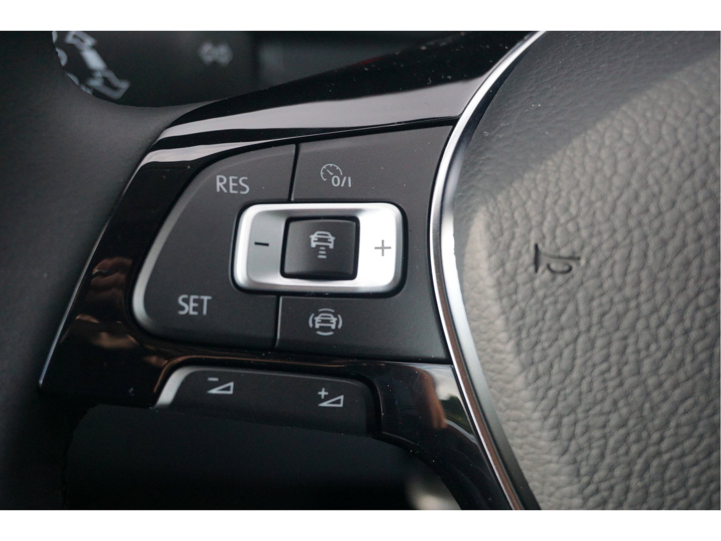 Volkswagen Crafter 35 177PK L3H3 AUT BPM VRIJ!! Navi, Cam, ACC, LED, Dual Tone Lak!! NR. 875