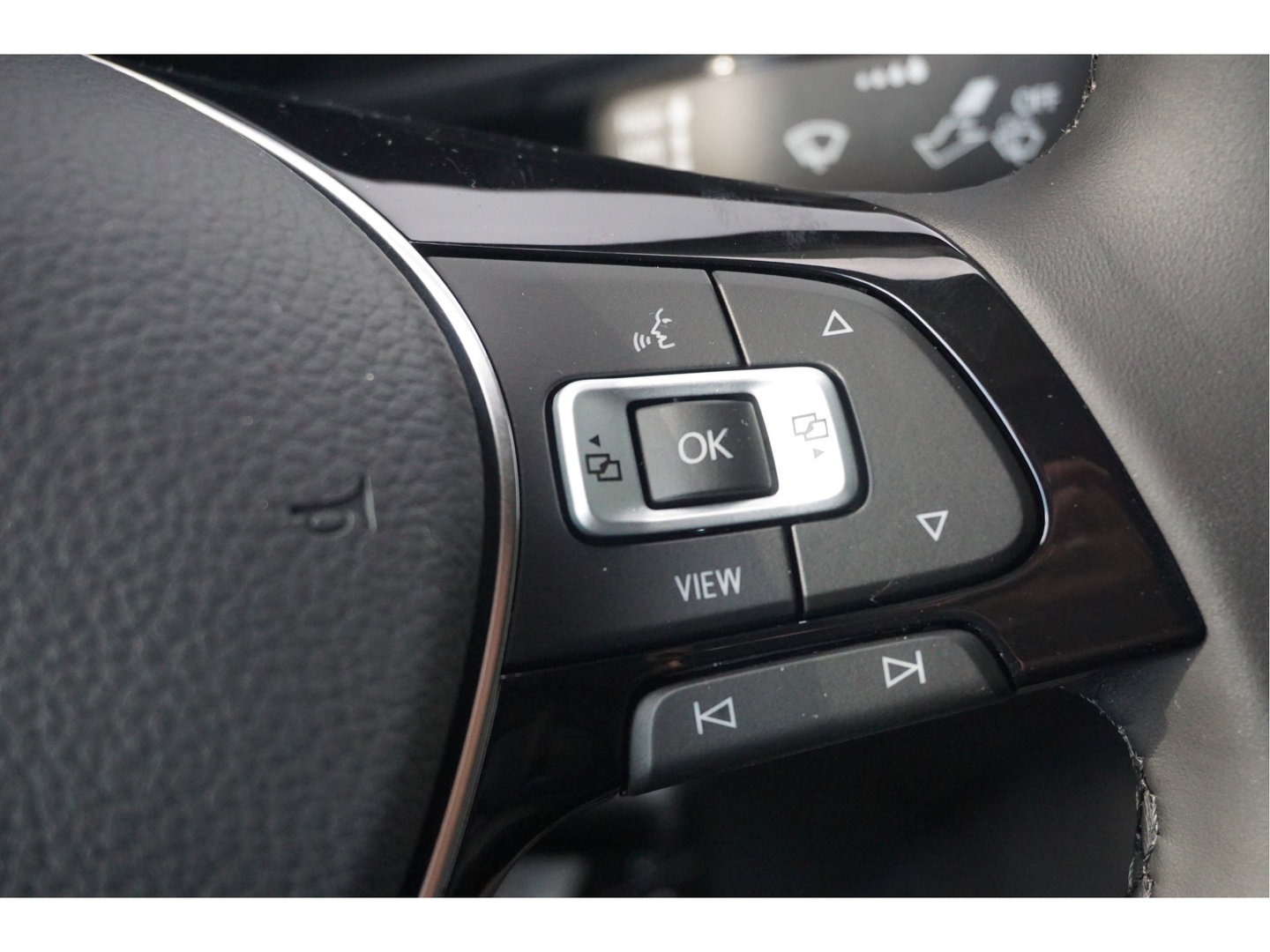 Volkswagen Crafter 35 177PK L3H3 AUT BPM VRIJ!! Navi, Cam, ACC, LED, Dual Tone Lak!! NR. 875