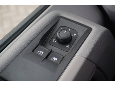 Volkswagen Crafter 35 177PK L3H3 AUT BPM VRIJ!! Navi, Cam, ACC, LED, Dual Tone Lak!! NR. 875