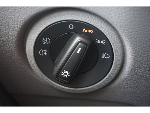 Volkswagen Crafter 35 177PK L3H3 AUT BPM VRIJ!! Navi, Cam, ACC, LED, Dual Tone Lak!! NR. 875