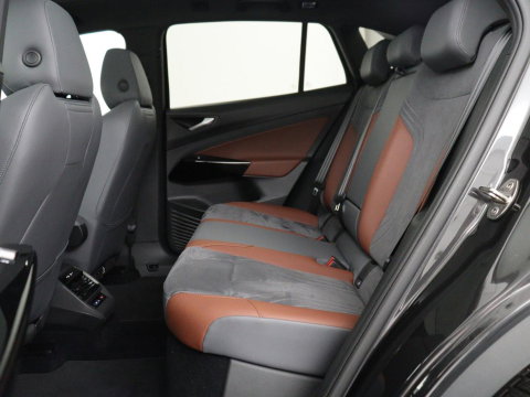 Volkswagen ID.4 First Max 77 kWh | SOH 91,9% | Panoramadak | Leder/alcantara | Memory | Stuur/stoel verwarming | Adaptive cruise | 360 camera | Dodehoek detectie | Carplay | Sfeerverlichting |