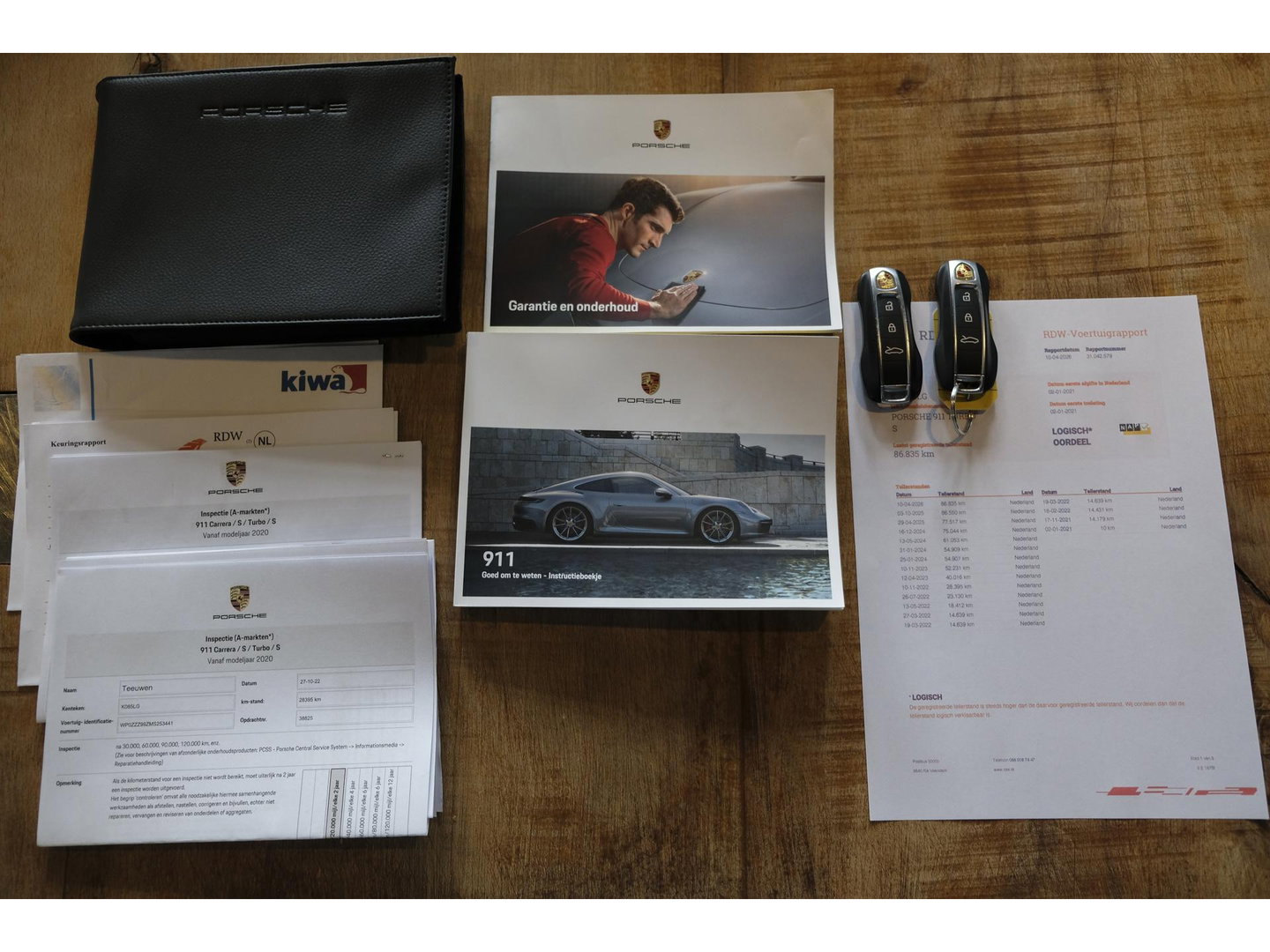 Porsche 911 3.8 Turbo S 650pk Panoramadak Burmester Keramisch PTS Gulfblauw NLauto Noselift PDCC Sportuitlaat