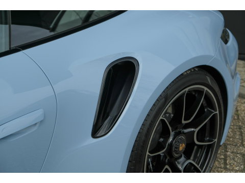 Porsche 911 3.8 Turbo S 650pk Panoramadak Burmester Keramisch PTS Gulfblauw NLauto Noselift PDCC Sportuitlaat