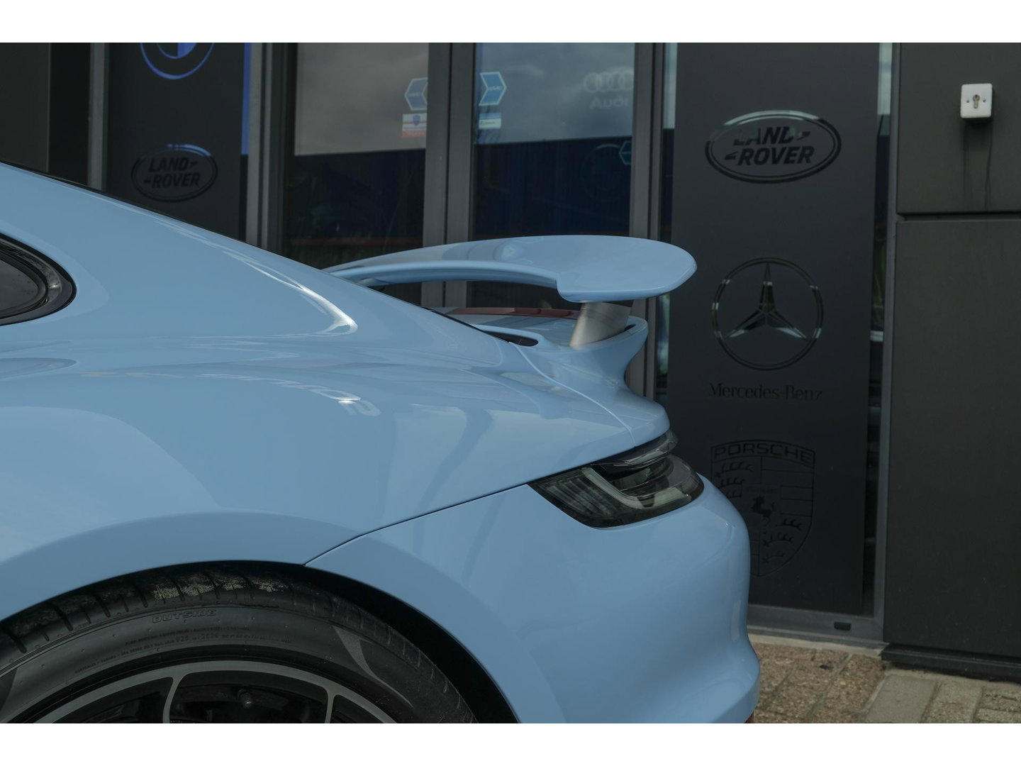 Porsche 911 3.8 Turbo S 650pk Panoramadak Burmester Keramisch PTS Gulfblauw NLauto Noselift PDCC Sportuitlaat