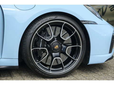 Porsche 911 3.8 Turbo S 650pk Panoramadak Burmester Keramisch PTS Gulfblauw NLauto Noselift PDCC Sportuitlaat