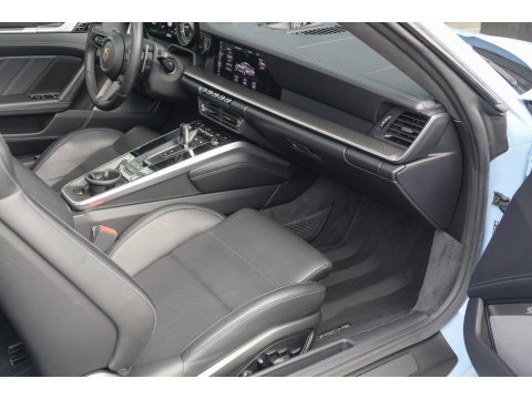 Porsche 911 3.8 Turbo S 650pk Panoramadak Burmester Keramisch PTS Gulfblauw NLauto Noselift PDCC Sportuitlaat