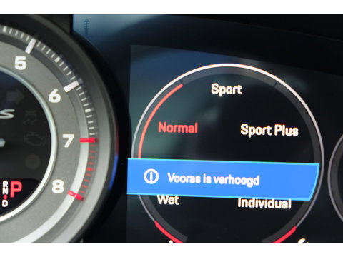 Porsche 911 3.8 Turbo S 650pk Panoramadak Burmester Keramisch PTS Gulfblauw NLauto Noselift PDCC Sportuitlaat