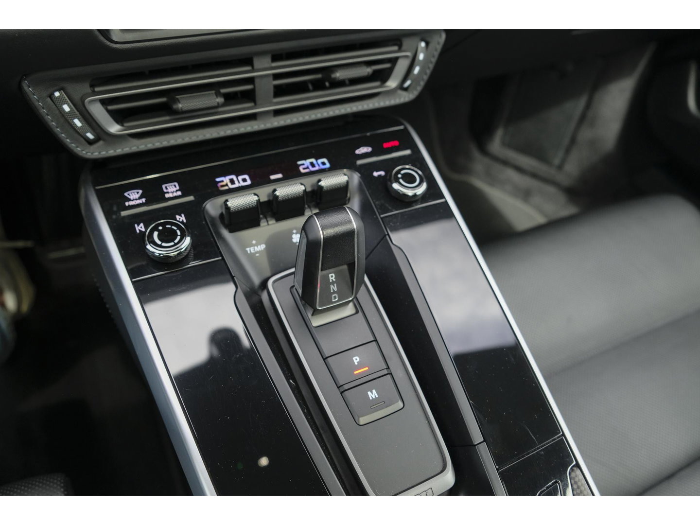 Porsche 911 3.8 Turbo S 650pk Panoramadak Burmester Keramisch PTS Gulfblauw NLauto Noselift PDCC Sportuitlaat