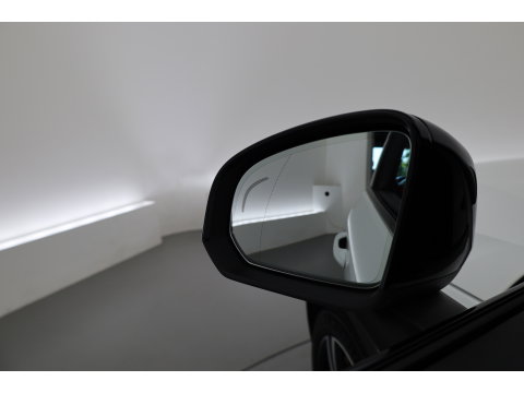 Volvo XC40 1.5 T5 Recharge R-Design | RIJKLAAR !! | Adapt. Cruise | Trekhaak | Leder | Camera | Stoel- Stuurverw. | Harman Kardon | Apple CarPlay