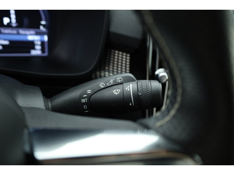 Volvo XC40 1.5 T5 Recharge R-Design | RIJKLAAR !! | Adapt. Cruise | Trekhaak | Leder | Camera | Stoel- Stuurverw. | Harman Kardon | Apple CarPlay