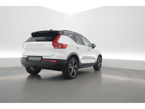 Volvo XC40 1.5 T5 Recharge R-Design | RIJKLAAR !! | Adapt. Cruise | Trekhaak | Leder | Camera | Stoel- Stuurverw. | Harman Kardon | Apple CarPlay