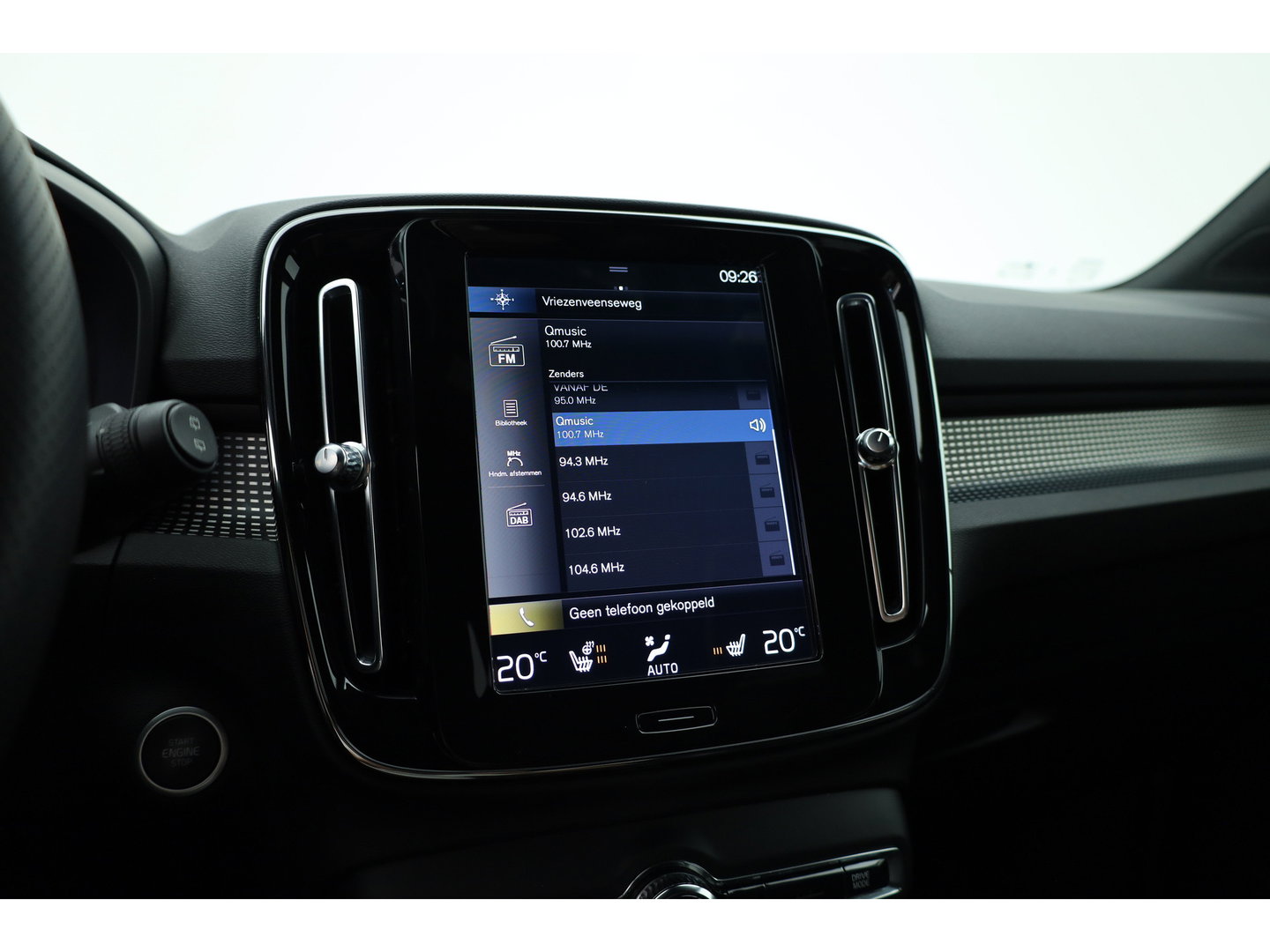 Volvo XC40 1.5 T5 Recharge R-Design | RIJKLAAR !! | Adapt. Cruise | Trekhaak | Leder | Camera | Stoel- Stuurverw. | Harman Kardon | Apple CarPlay