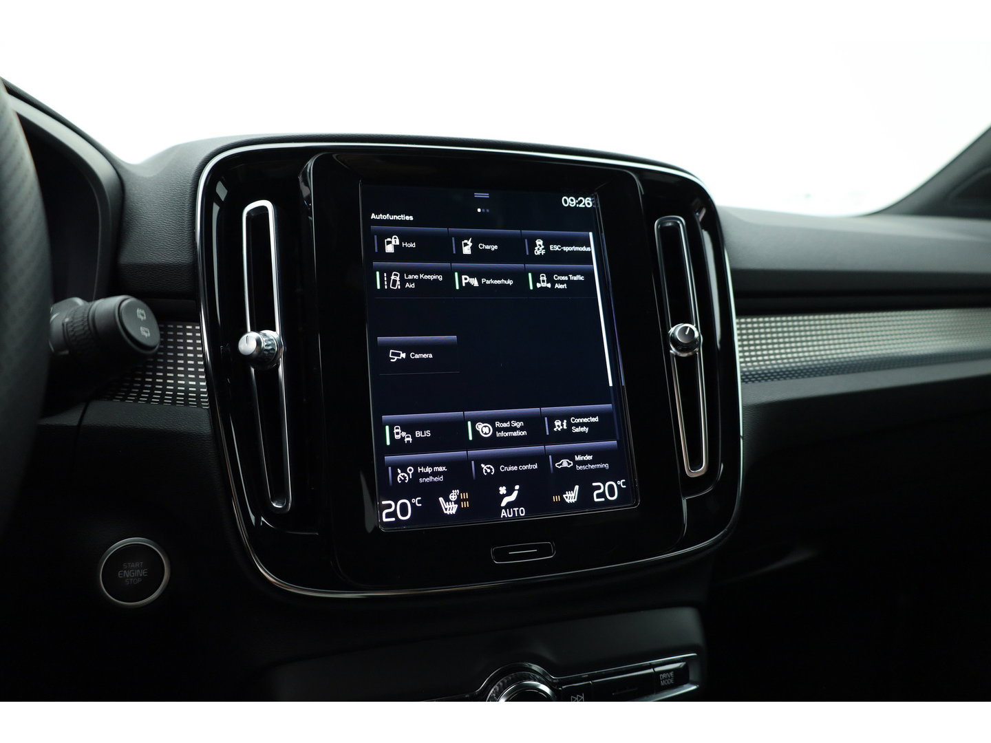 Volvo XC40 1.5 T5 Recharge R-Design | RIJKLAAR !! | Adapt. Cruise | Trekhaak | Leder | Camera | Stoel- Stuurverw. | Harman Kardon | Apple CarPlay