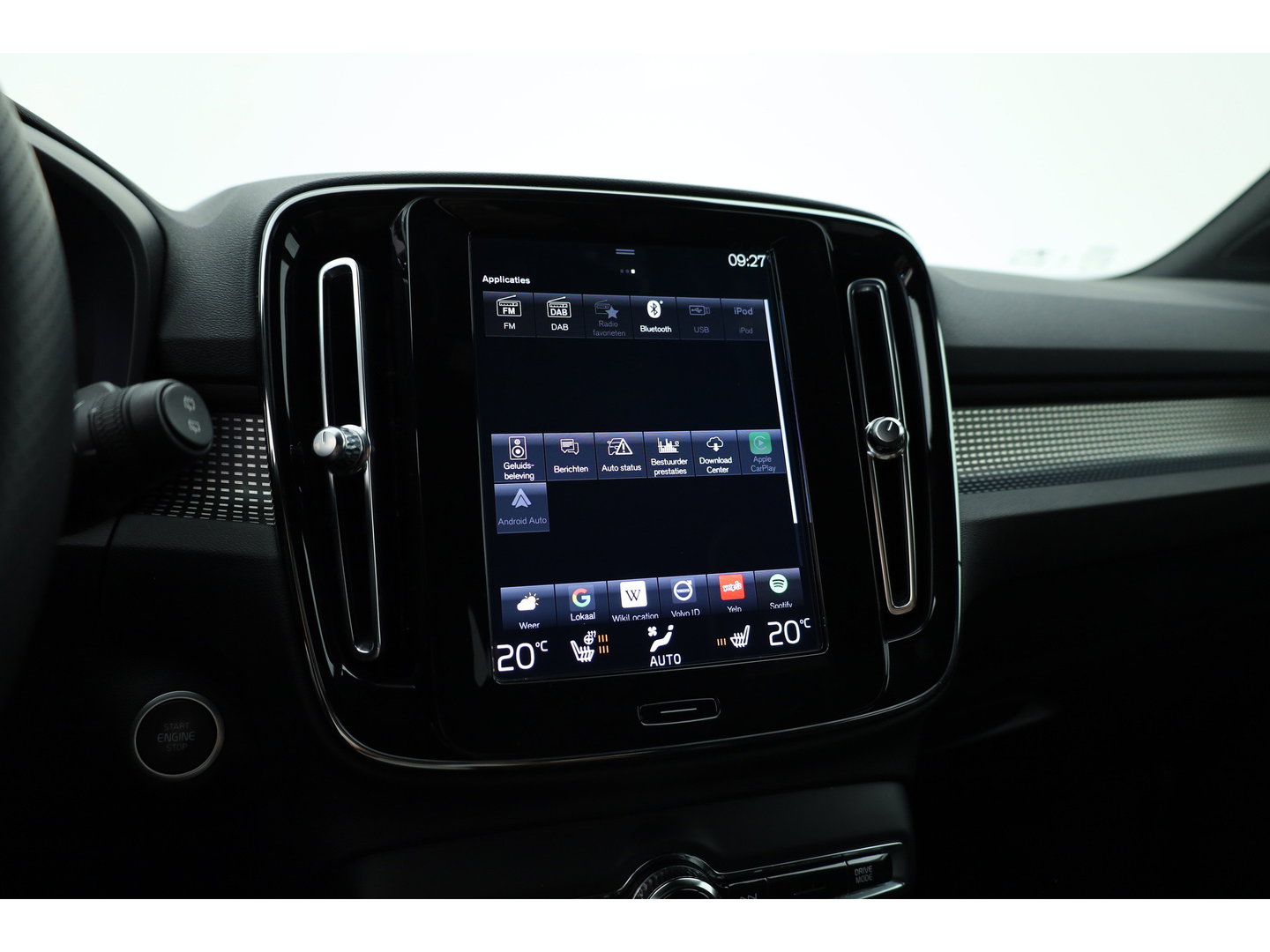 Volvo XC40 1.5 T5 Recharge R-Design | RIJKLAAR !! | Adapt. Cruise | Trekhaak | Leder | Camera | Stoel- Stuurverw. | Harman Kardon | Apple CarPlay