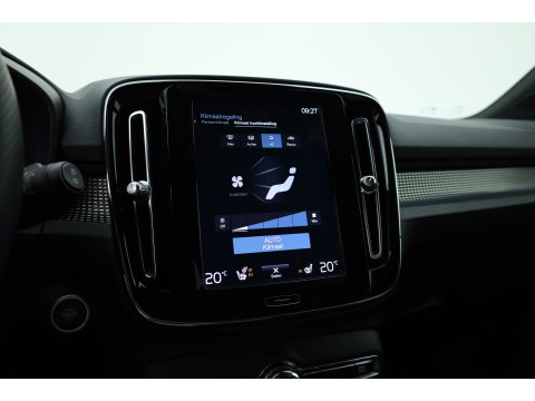 Volvo XC40 1.5 T5 Recharge R-Design | RIJKLAAR !! | Adapt. Cruise | Trekhaak | Leder | Camera | Stoel- Stuurverw. | Harman Kardon | Apple CarPlay