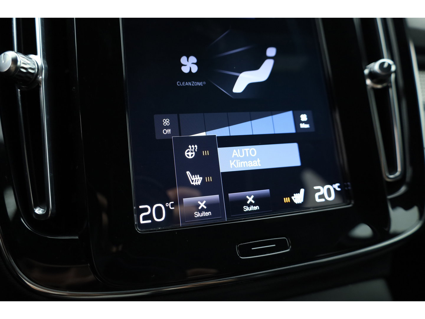 Volvo XC40 1.5 T5 Recharge R-Design | RIJKLAAR !! | Adapt. Cruise | Trekhaak | Leder | Camera | Stoel- Stuurverw. | Harman Kardon | Apple CarPlay