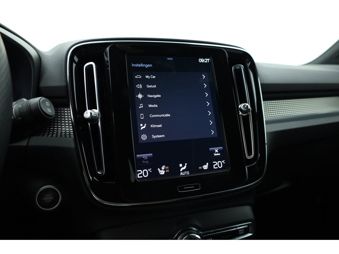 Volvo XC40 1.5 T5 Recharge R-Design | RIJKLAAR !! | Adapt. Cruise | Trekhaak | Leder | Camera | Stoel- Stuurverw. | Harman Kardon | Apple CarPlay
