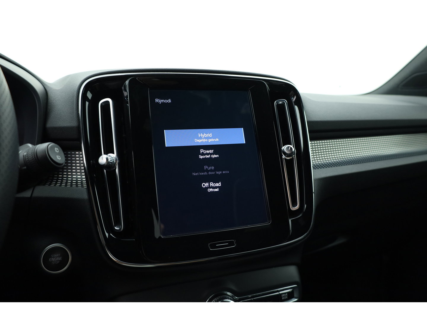 Volvo XC40 1.5 T5 Recharge R-Design | RIJKLAAR !! | Adapt. Cruise | Trekhaak | Leder | Camera | Stoel- Stuurverw. | Harman Kardon | Apple CarPlay