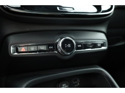Volvo XC40 1.5 T5 Recharge R-Design | RIJKLAAR !! | Adapt. Cruise | Trekhaak | Leder | Camera | Stoel- Stuurverw. | Harman Kardon | Apple CarPlay