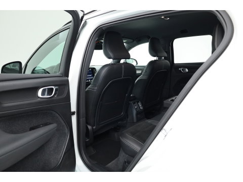 Volvo XC40 1.5 T5 Recharge R-Design | RIJKLAAR !! | Adapt. Cruise | Trekhaak | Leder | Camera | Stoel- Stuurverw. | Harman Kardon | Apple CarPlay