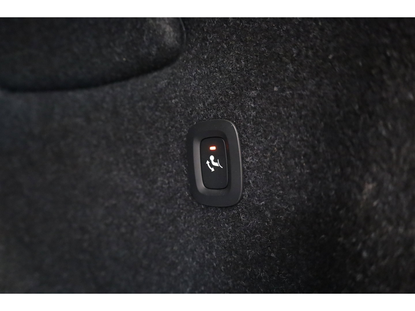 Volvo XC40 1.5 T5 Recharge R-Design | RIJKLAAR !! | Adapt. Cruise | Trekhaak | Leder | Camera | Stoel- Stuurverw. | Harman Kardon | Apple CarPlay