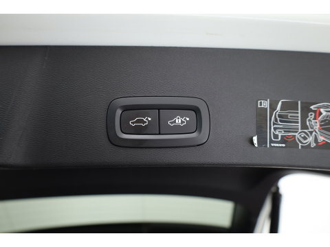 Volvo XC40 1.5 T5 Recharge R-Design | RIJKLAAR !! | Adapt. Cruise | Trekhaak | Leder | Camera | Stoel- Stuurverw. | Harman Kardon | Apple CarPlay
