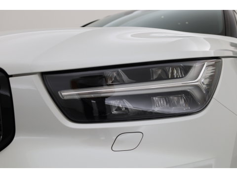 Volvo XC40 1.5 T5 Recharge R-Design | RIJKLAAR !! | Adapt. Cruise | Trekhaak | Leder | Camera | Stoel- Stuurverw. | Harman Kardon | Apple CarPlay