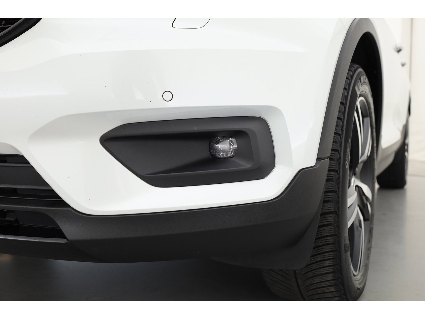 Volvo XC40 1.5 T5 Recharge R-Design | RIJKLAAR !! | Adapt. Cruise | Trekhaak | Leder | Camera | Stoel- Stuurverw. | Harman Kardon | Apple CarPlay